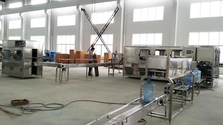 NAVAN Quality Assurance 5 Gallon Filling Machine Barreled Water Production Line