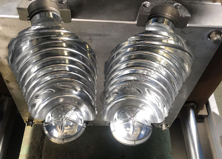 Semi Automatic 400 - 1200BPH 3 - 6L PET Bottle Stretch Blow Moilding Machine
