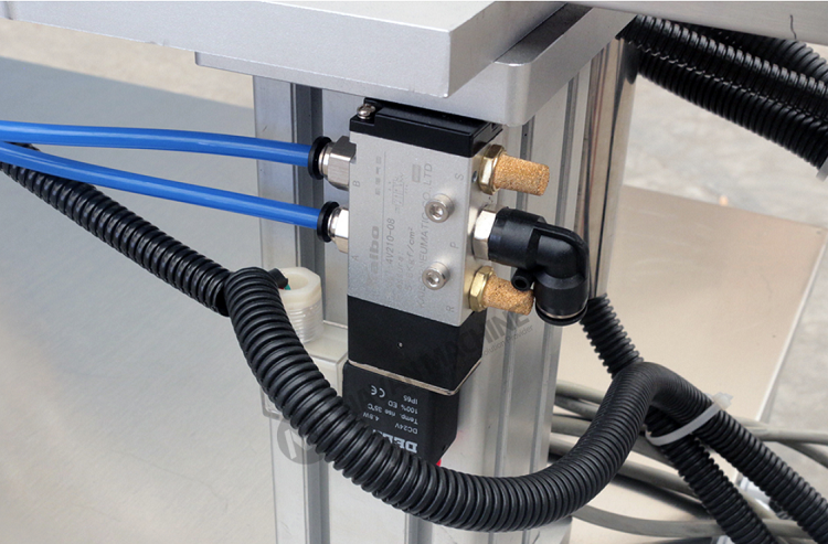 Direct Sale Automatic Adhesive Sticker Labeling and Packaging Machine 