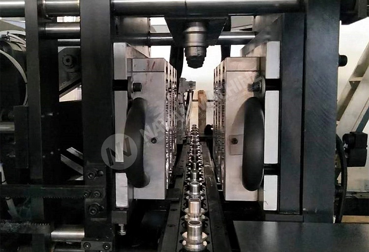 4000-4500BPH 0.1-2L Bottle Full Automatic Stretch Blowing Molding Machine