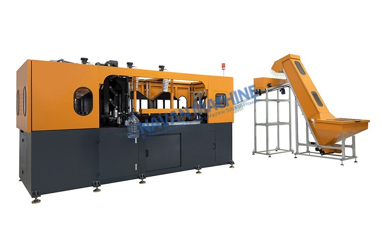NAVAN Machine Blow Molding Machine.