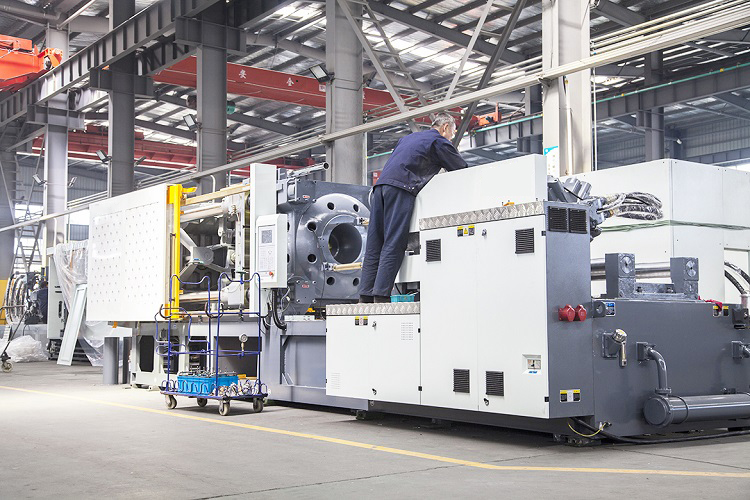 NAVAN High Injection Rate PET Bottle Preform Injection Molding Machine