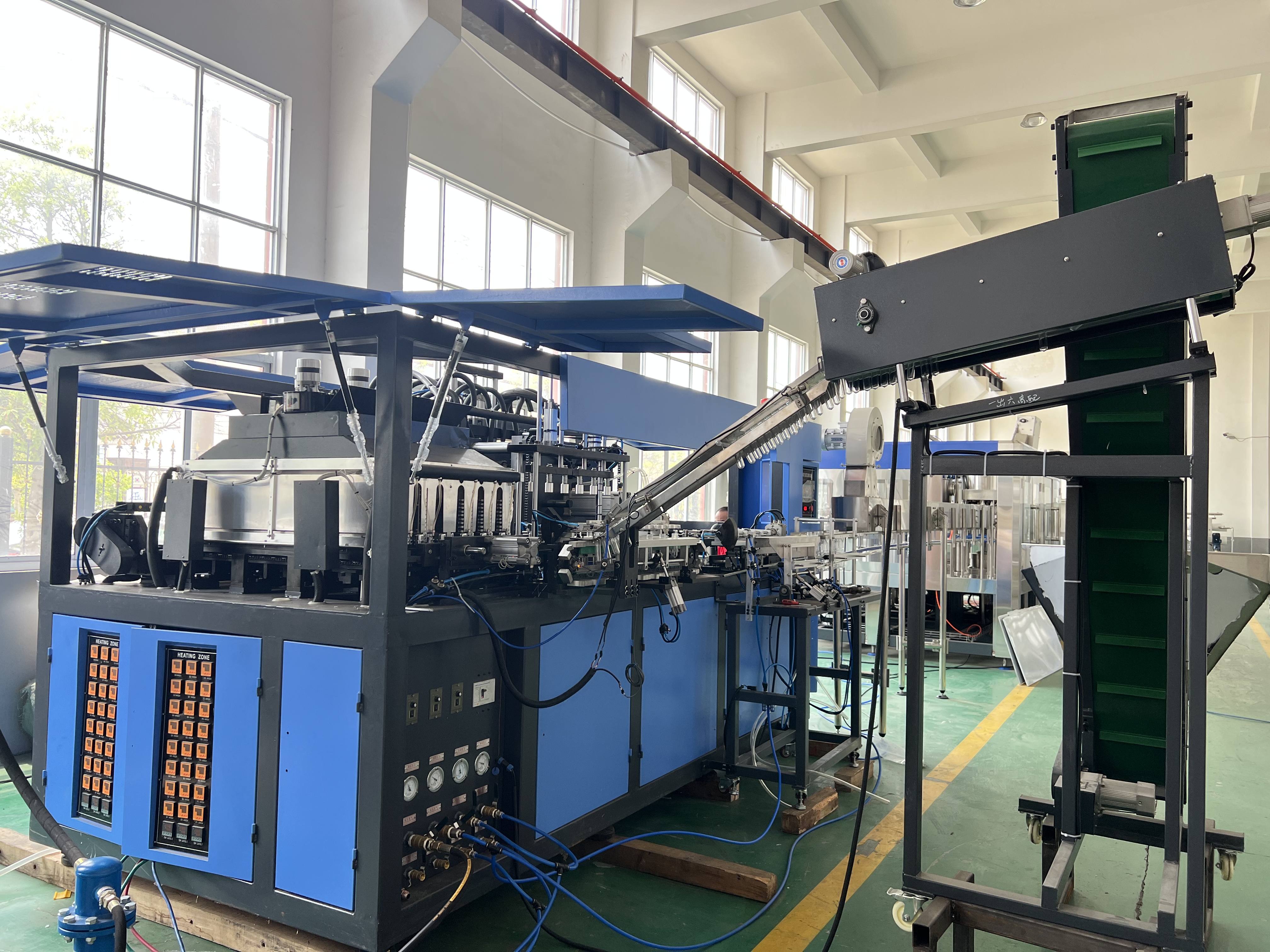 Essential Considerations for Choosing A Blowing Machine for Plastic Bottle Production