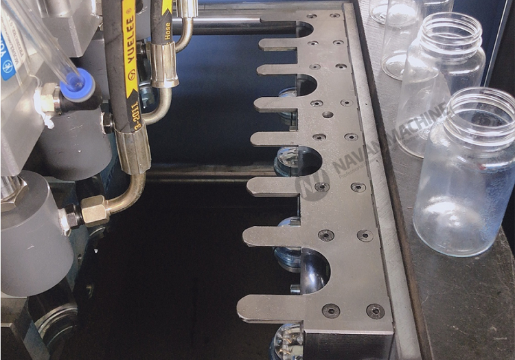 1600-2000BPH 0.1- 2.0L Semi Automatic PET Bottle Blowing Machine